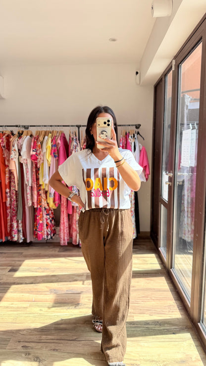 Nadia – Camiseta básica choco