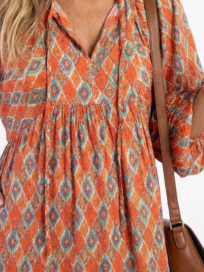 Amara | Vestido Midi de Volantes con Escote en V de Estampado Geométrico