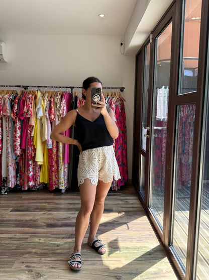 Top perlas negro CURVY