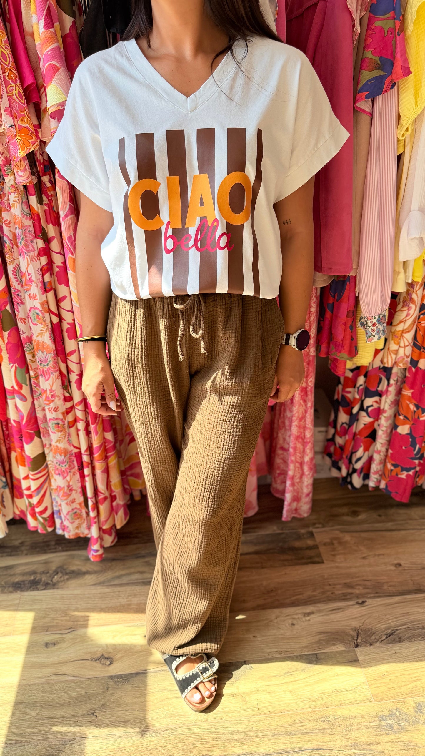 Nadia – Camiseta básica choco