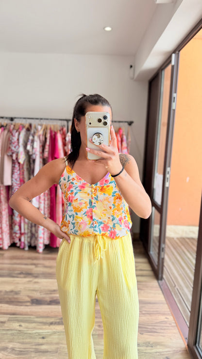 Top Hugo amarillo CURVY