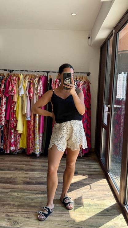 Top perlas negro CURVY