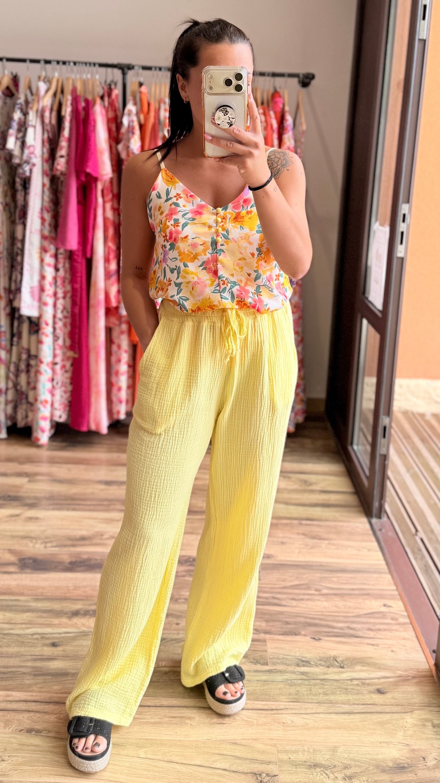 Top Hugo amarillo CURVY