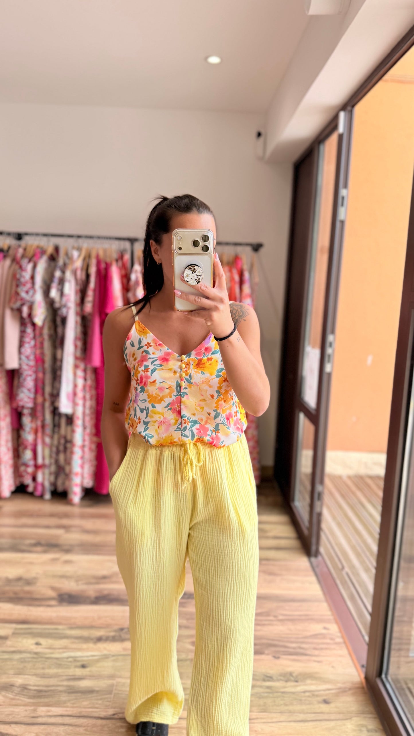 Top Hugo amarillo CURVY