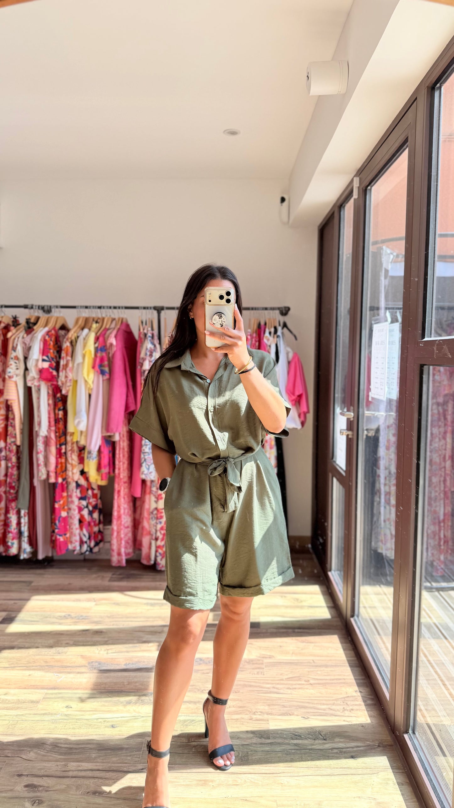 Kaia – Mono short kaki