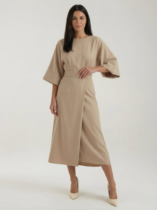 Vestido largo de Ana con cinturón